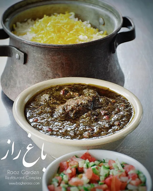 برنج، خورش و سالاد شیرازی باغ راز