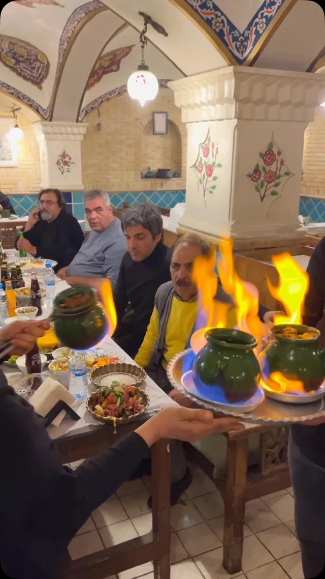 سرو غذا با شعله در کته ماس