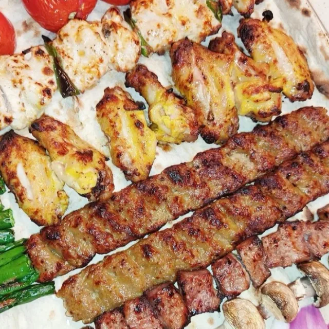 سیخ‌های کباب شاطر عباس